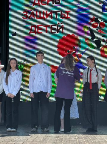 Яркий день в парке «Сад Победы»